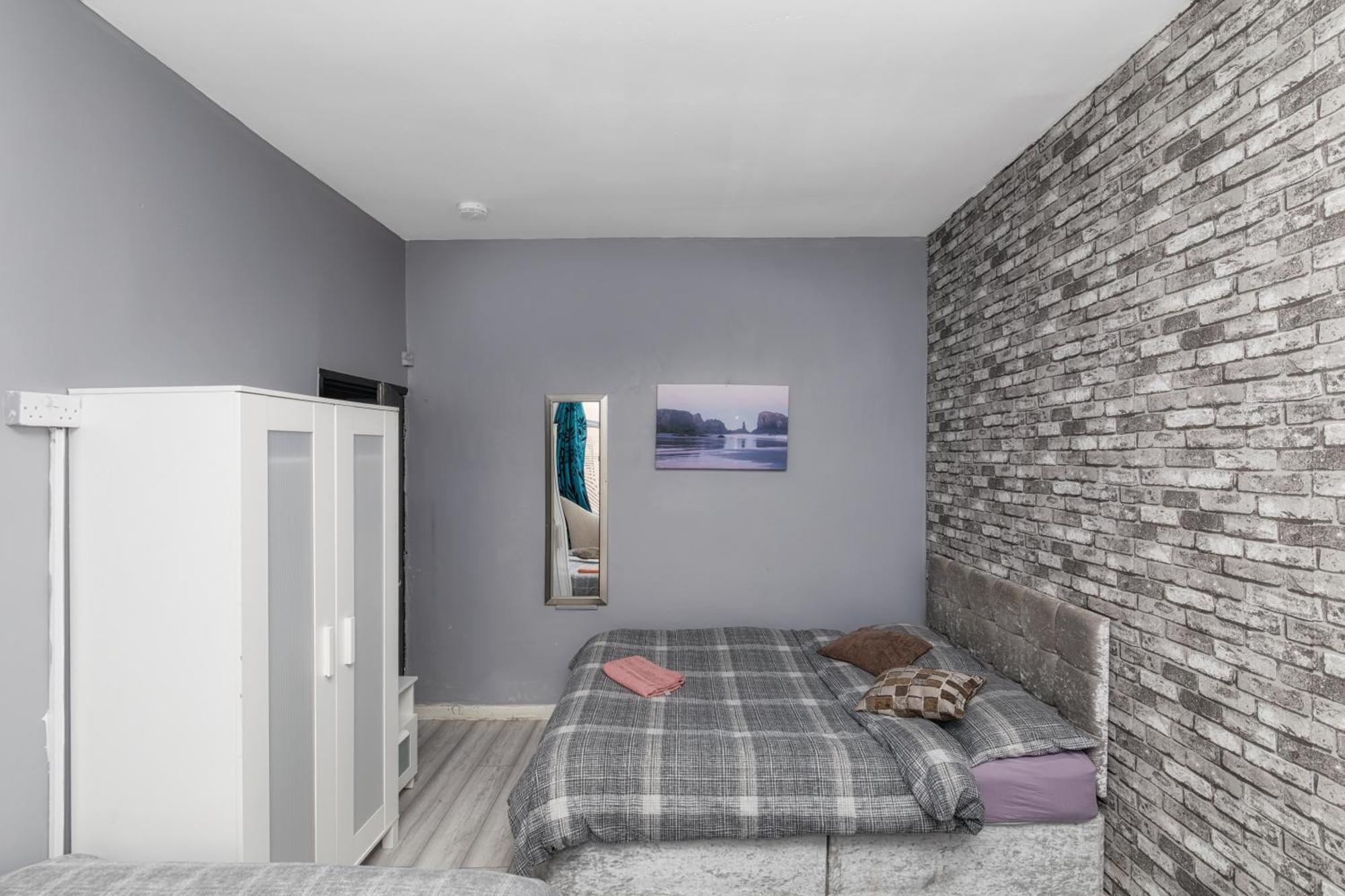 Newcastle City Centre Super Spacious Town House Free Parking And Wi-Fi Exterior photo